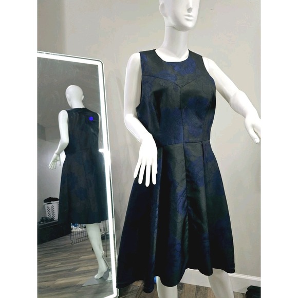 Halston Heritage Fit & Flare Dress Sz 12 Black Blue Floral Sleeveless NWOT - Picture 2 of 13